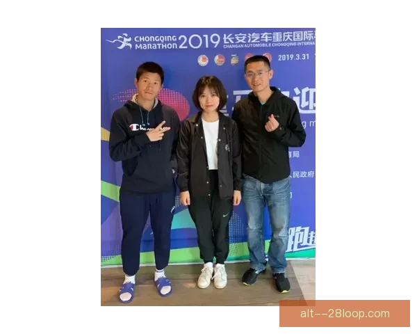 李在城中场全力奔跑展现极致拼搏精神与活力表现